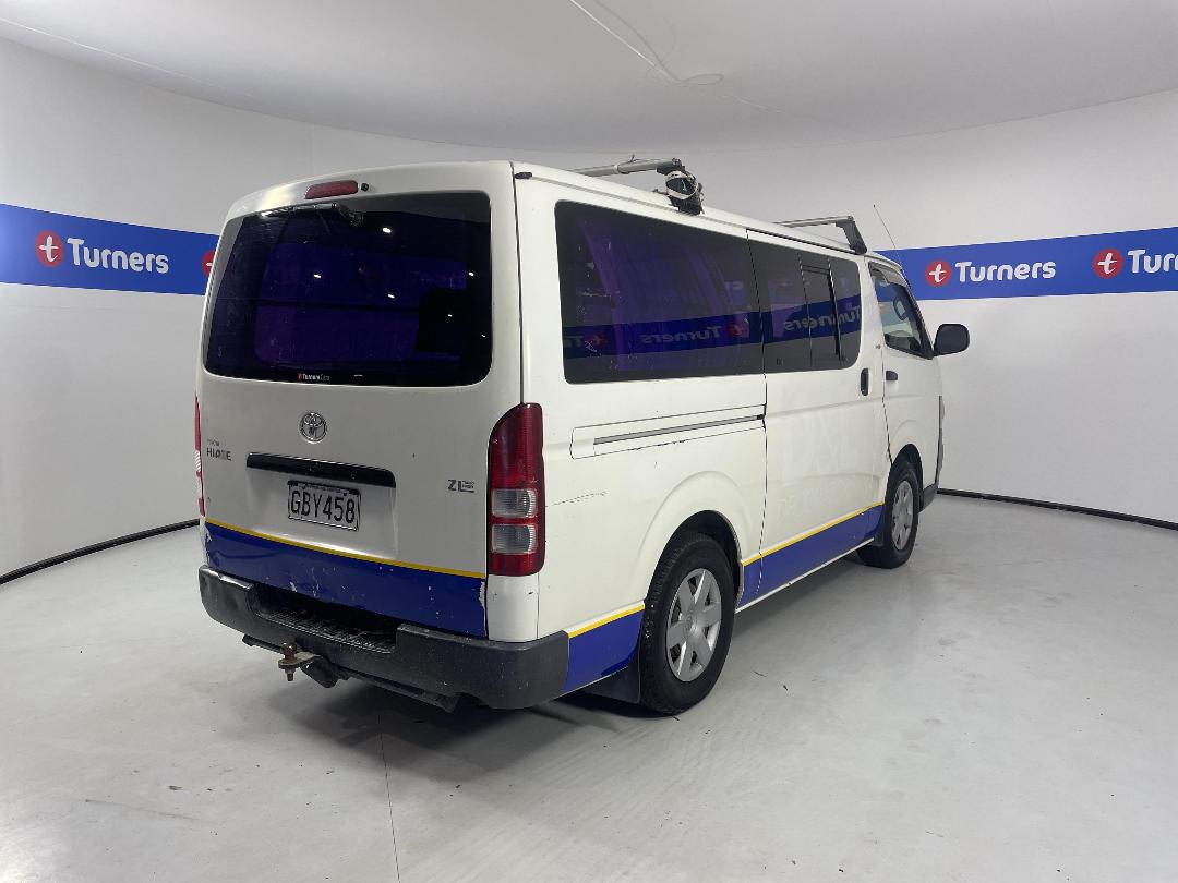 Photo '7' of Toyota Hiace