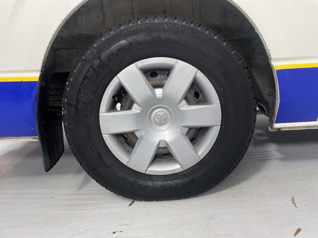 Photo '12' of Toyota Hiace