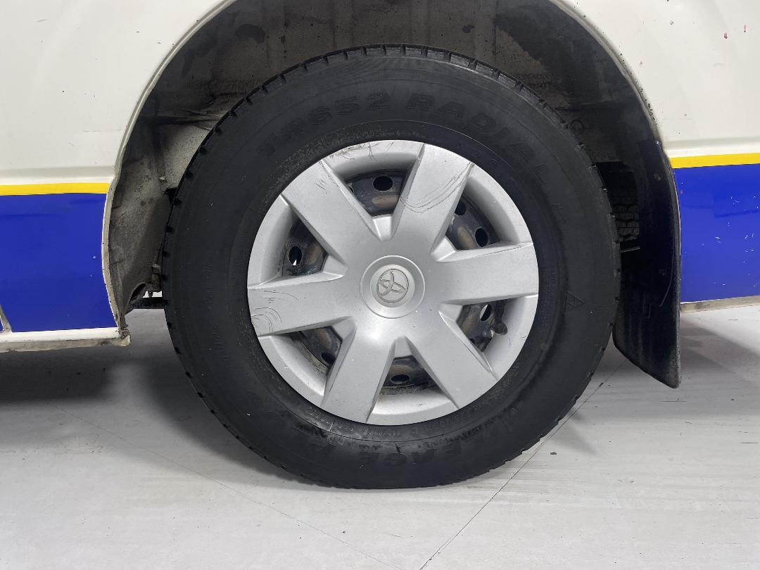 Photo '11' of Toyota Hiace