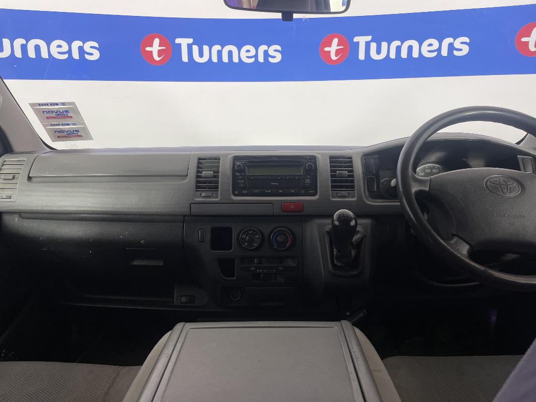 Photo '17' of Toyota Hiace