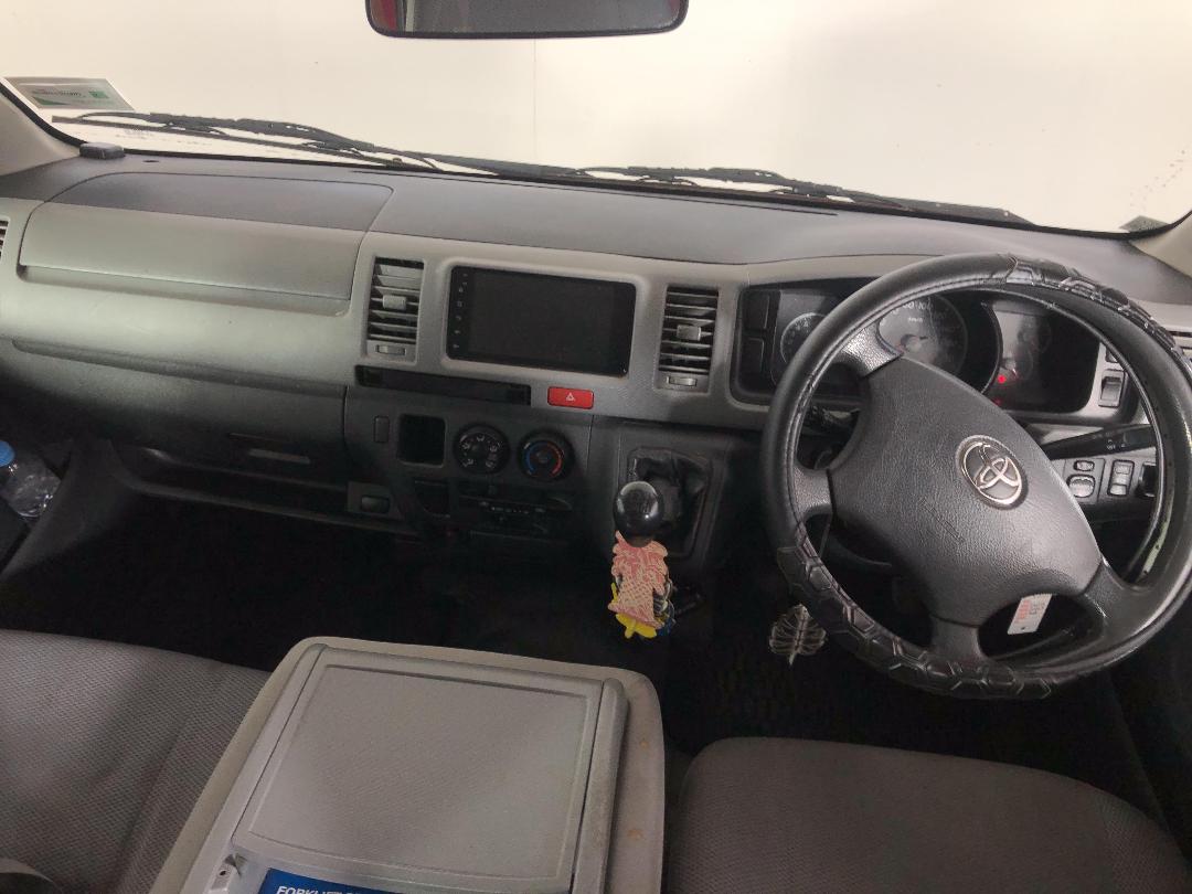 Photo '17' of Toyota Hiace