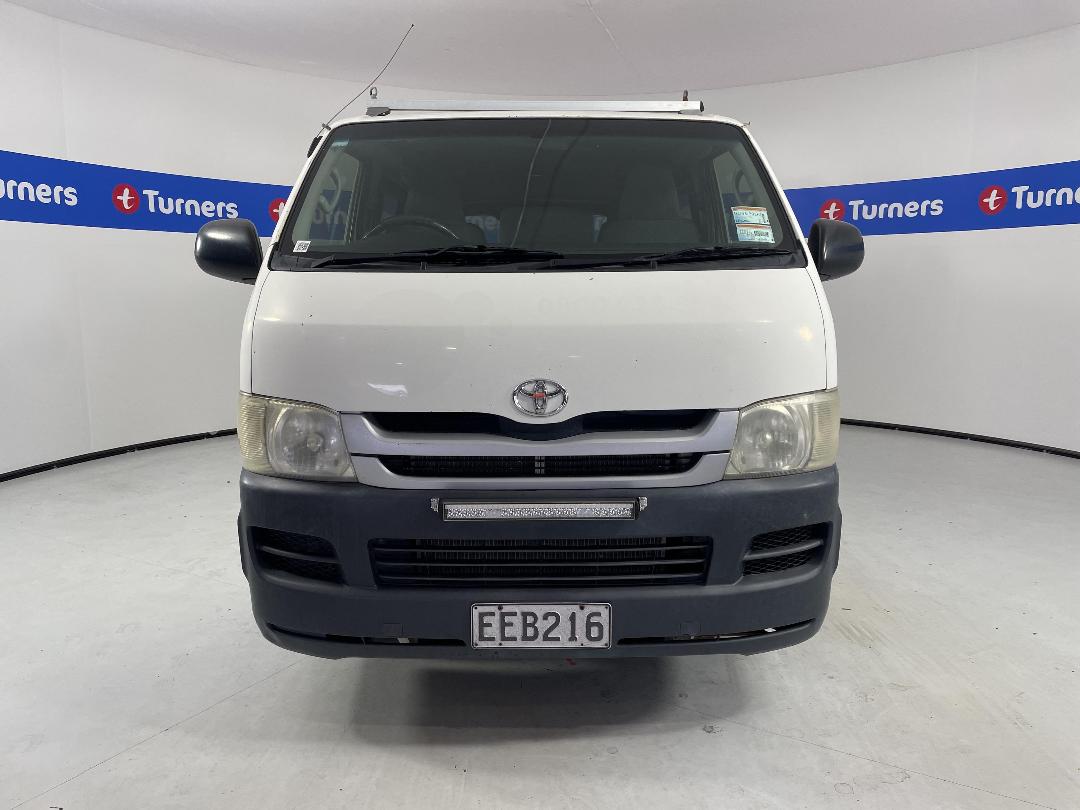 Photo '2' of Toyota Hiace