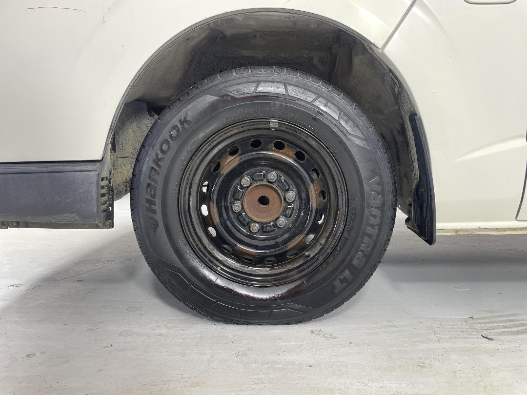 Photo '10' of Toyota Hiace