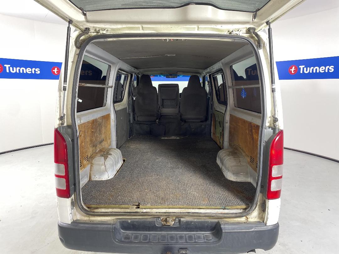 Photo '14' of Toyota Hiace