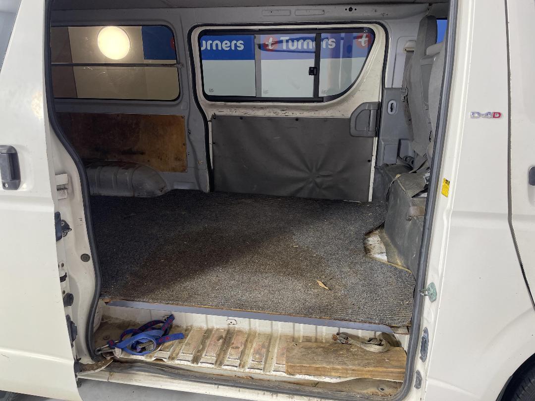 Photo '19' of Toyota Hiace