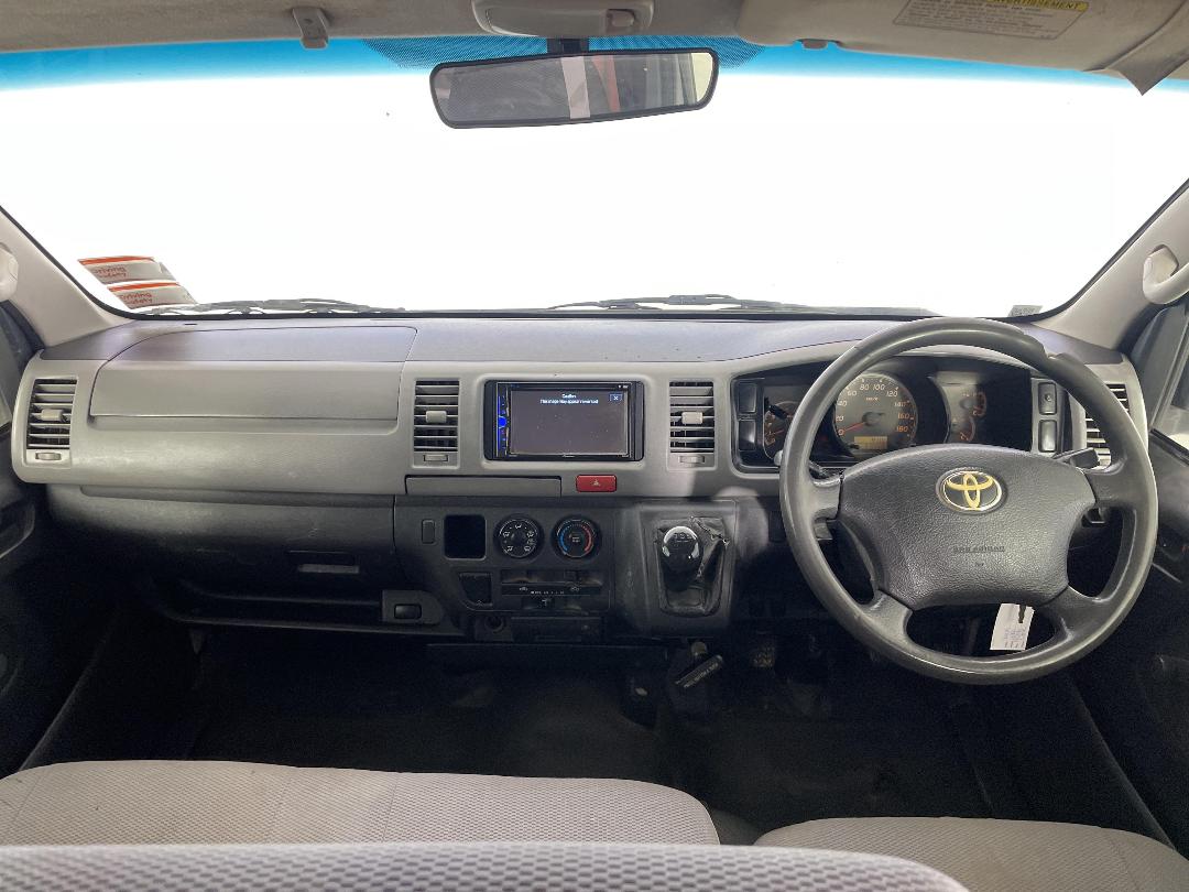 Photo '17' of Toyota Hiace