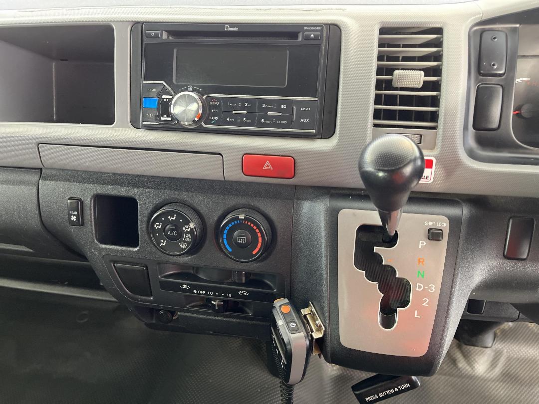 Photo '18' of Toyota Hiace Photo '18' of Toyota Hiace