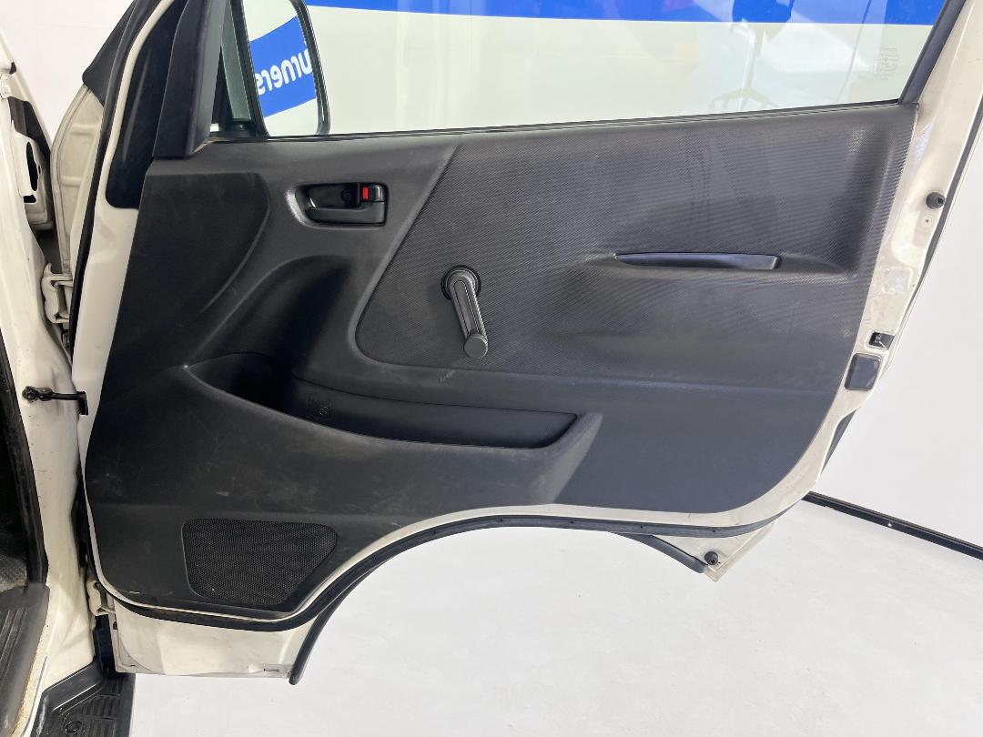 Photo '14' of Toyota Hiace Photo '14' of Toyota Hiace