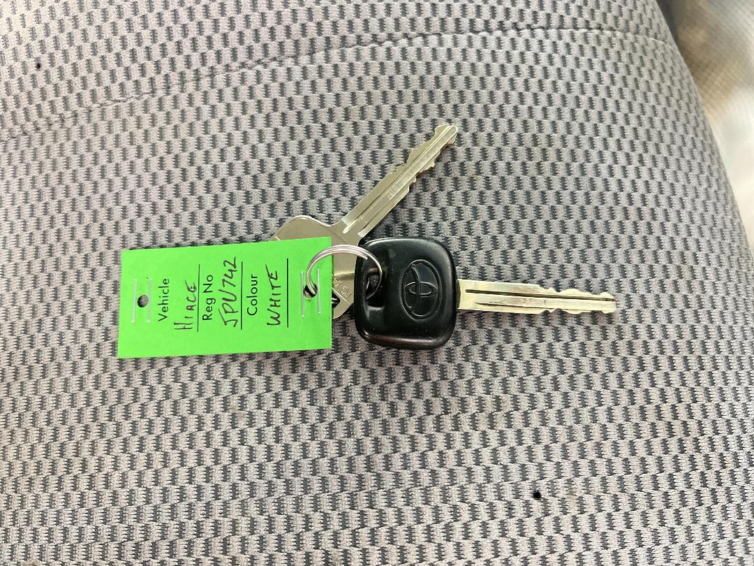 Photo '19' of Toyota Hiace Photo '19' of Toyota Hiace