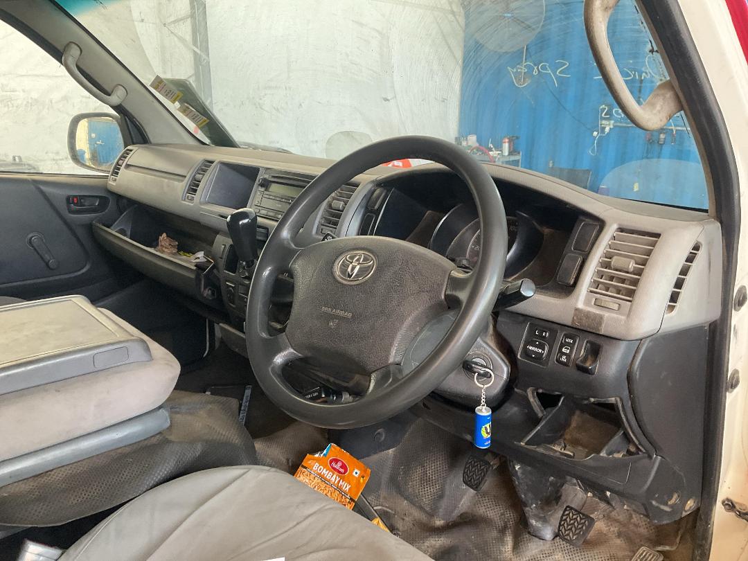 Photo '29' of Toyota Hiace T ZX