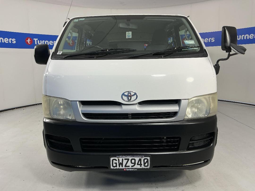 Photo '2' of Toyota Hiace