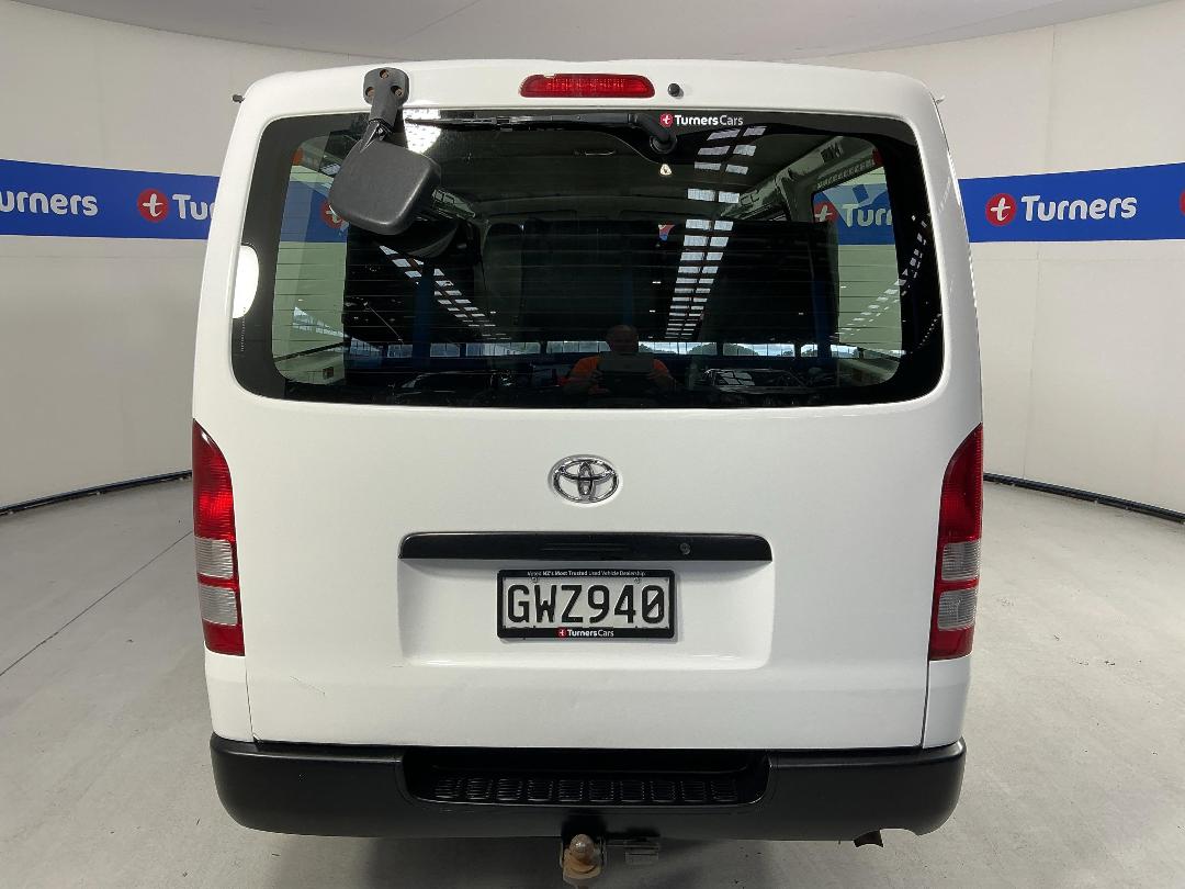 Photo '6' of Toyota Hiace