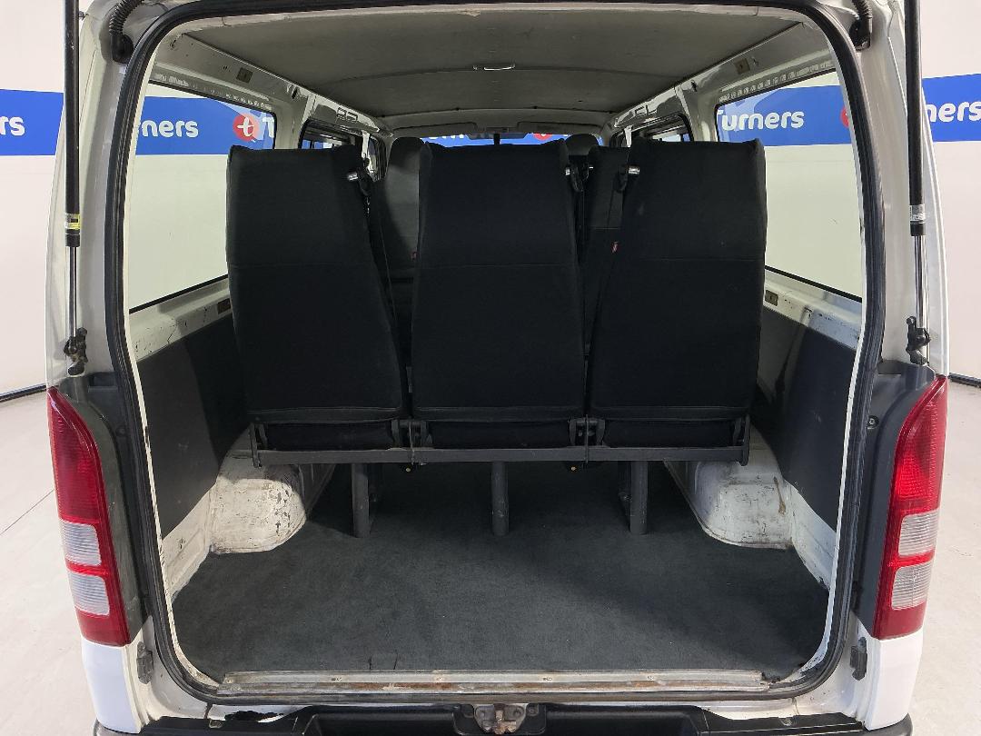 Photo '14' of Toyota Hiace