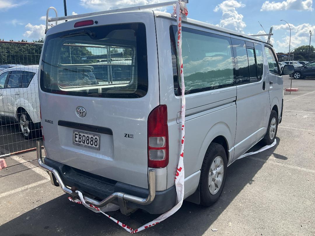 Photo '4' of Toyota Hiace T ZL Photo '4' of Toyota Hiace T ZL