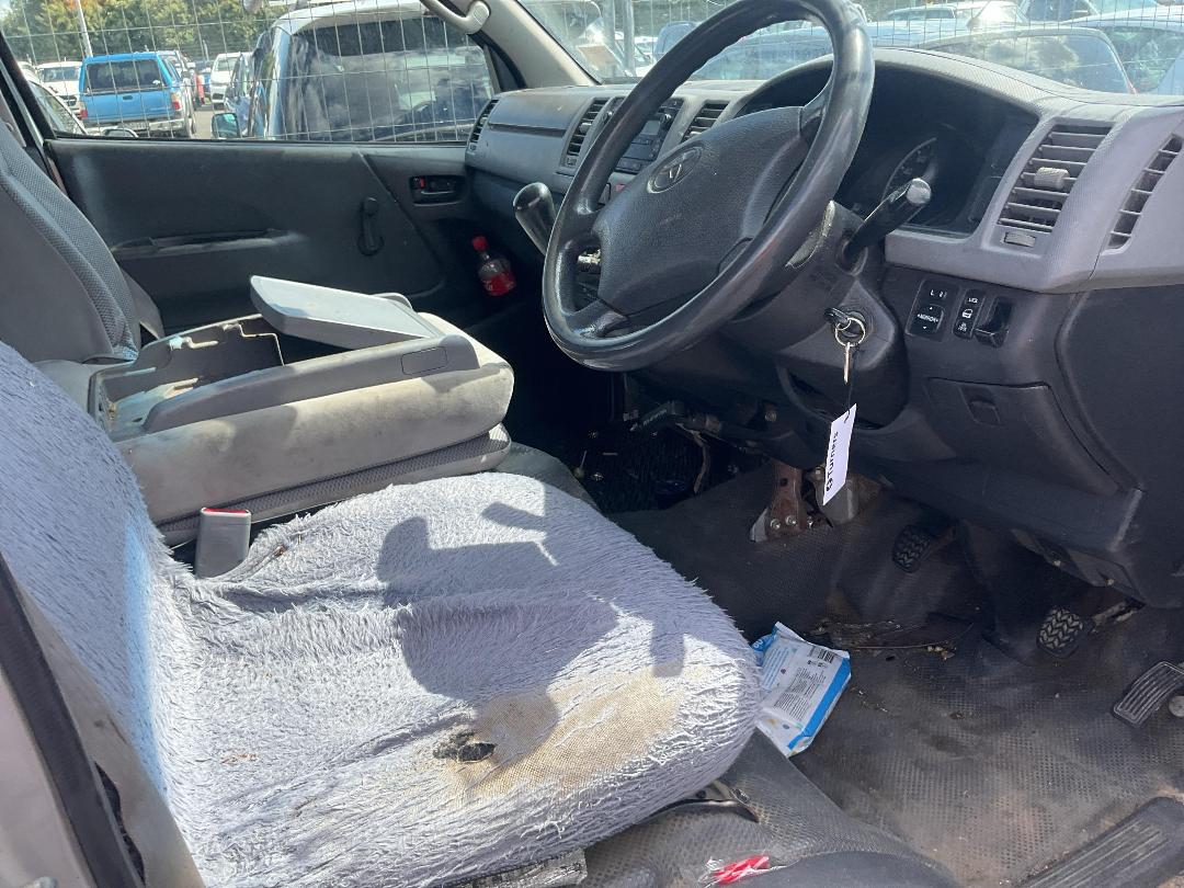 Photo '12' of Toyota Hiace T ZL Photo '12' of Toyota Hiace T ZL