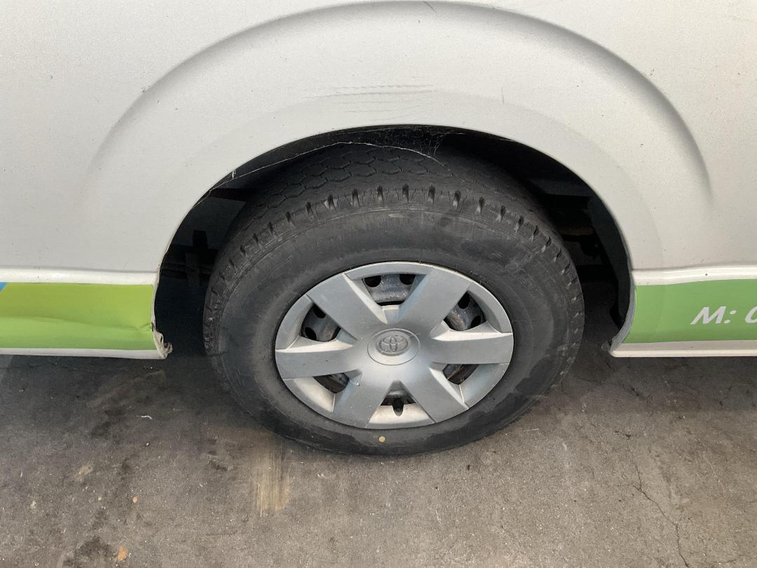 Photo '24' of Toyota Hiace Photo '24' of Toyota Hiace