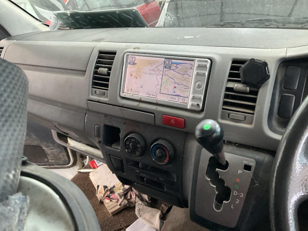 Photo '35' of Toyota Hiace Photo '35' of Toyota Hiace