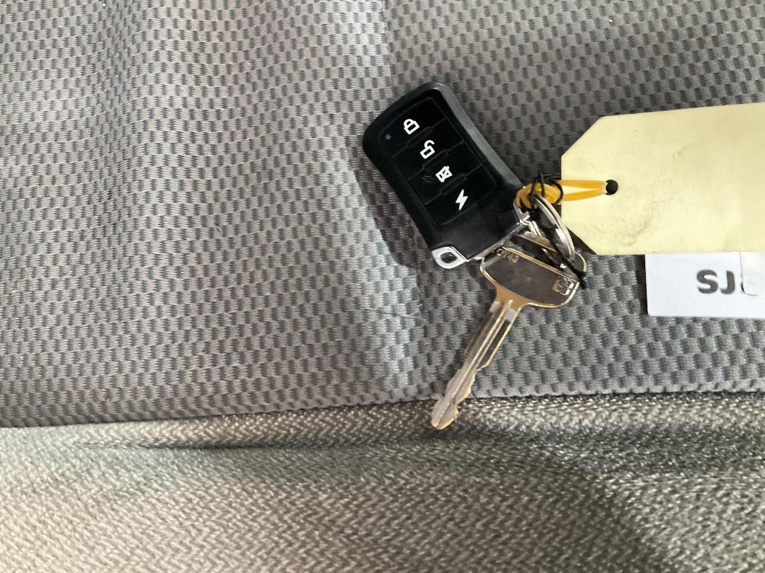 Photo '36' of Toyota Hiace Photo '36' of Toyota Hiace