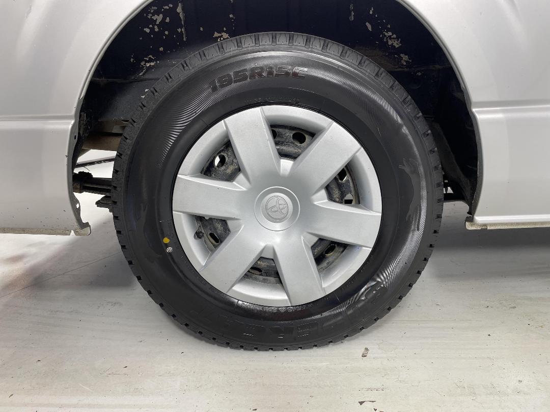 Photo '12' of Toyota Hiace