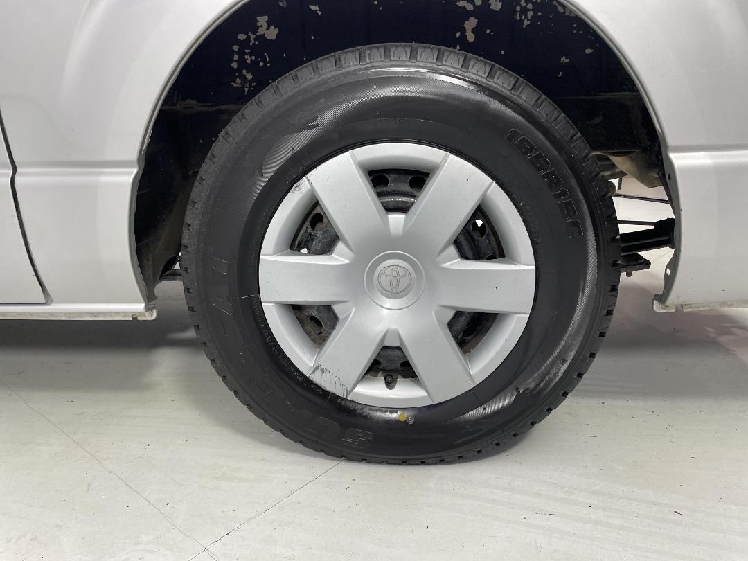 Photo '11' of Toyota Hiace