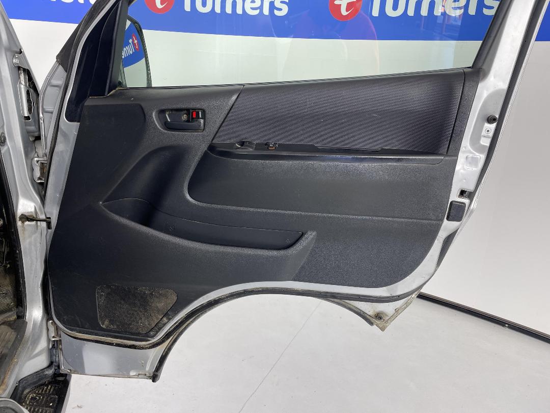 Photo '15' of Toyota Hiace