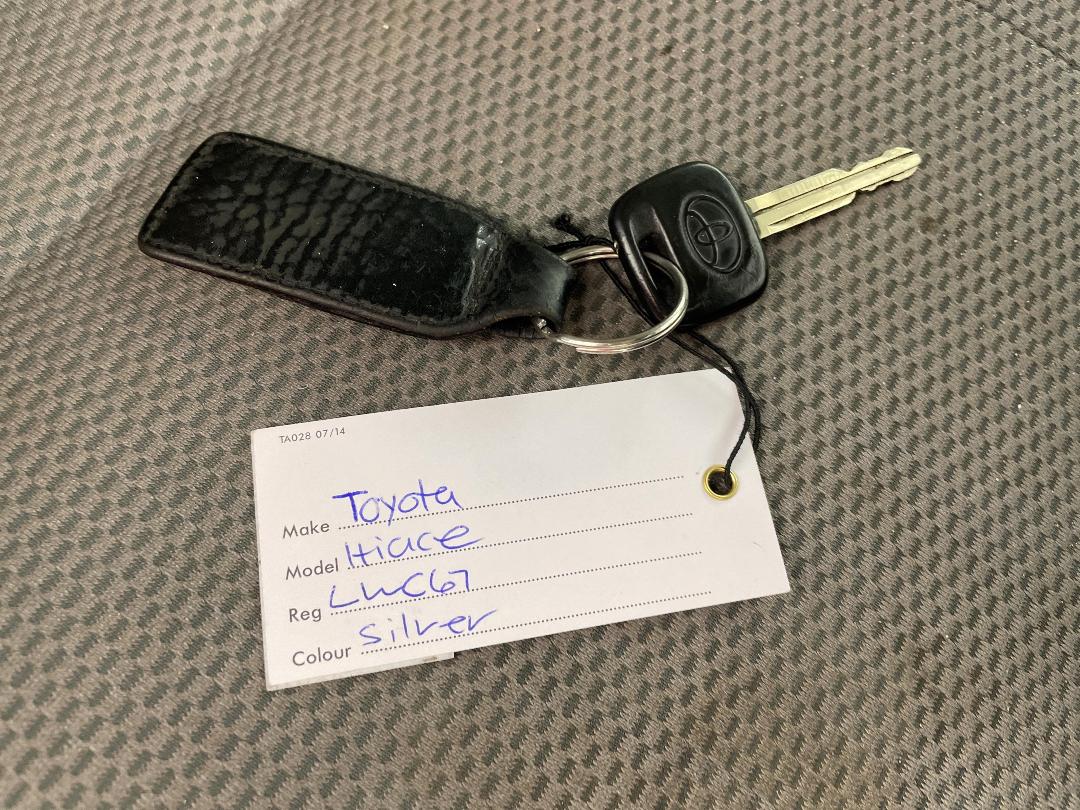 Photo '21' of Toyota Hiace