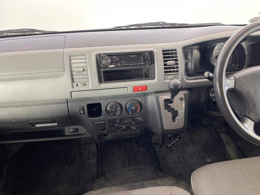 Photo '18' of Toyota Hiace