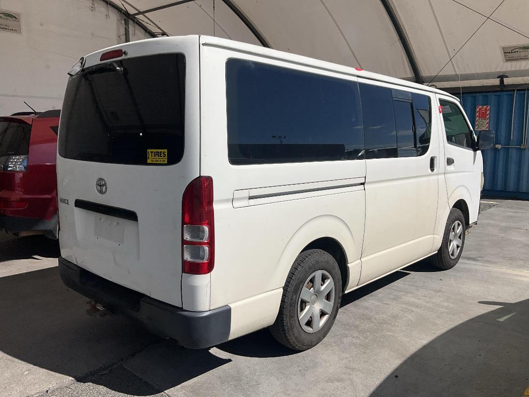 Photo '6' of Toyota Hiace Regius ACE