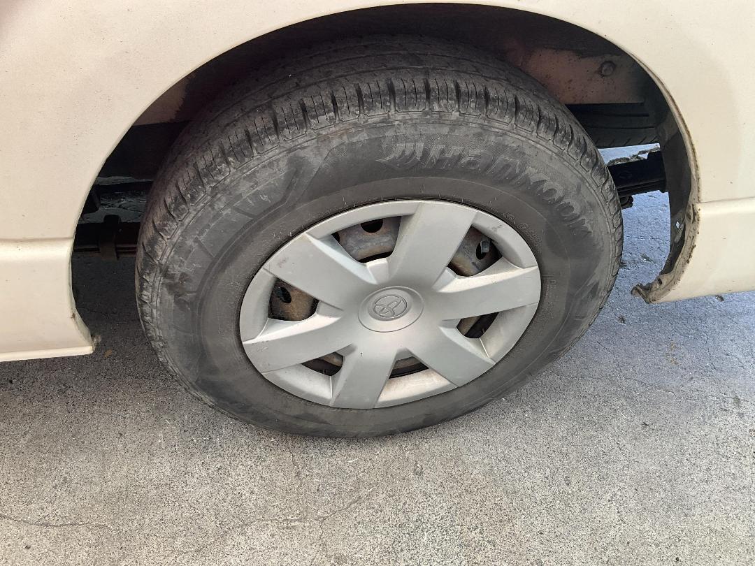 Photo '16' of Toyota Hiace Regius ACE