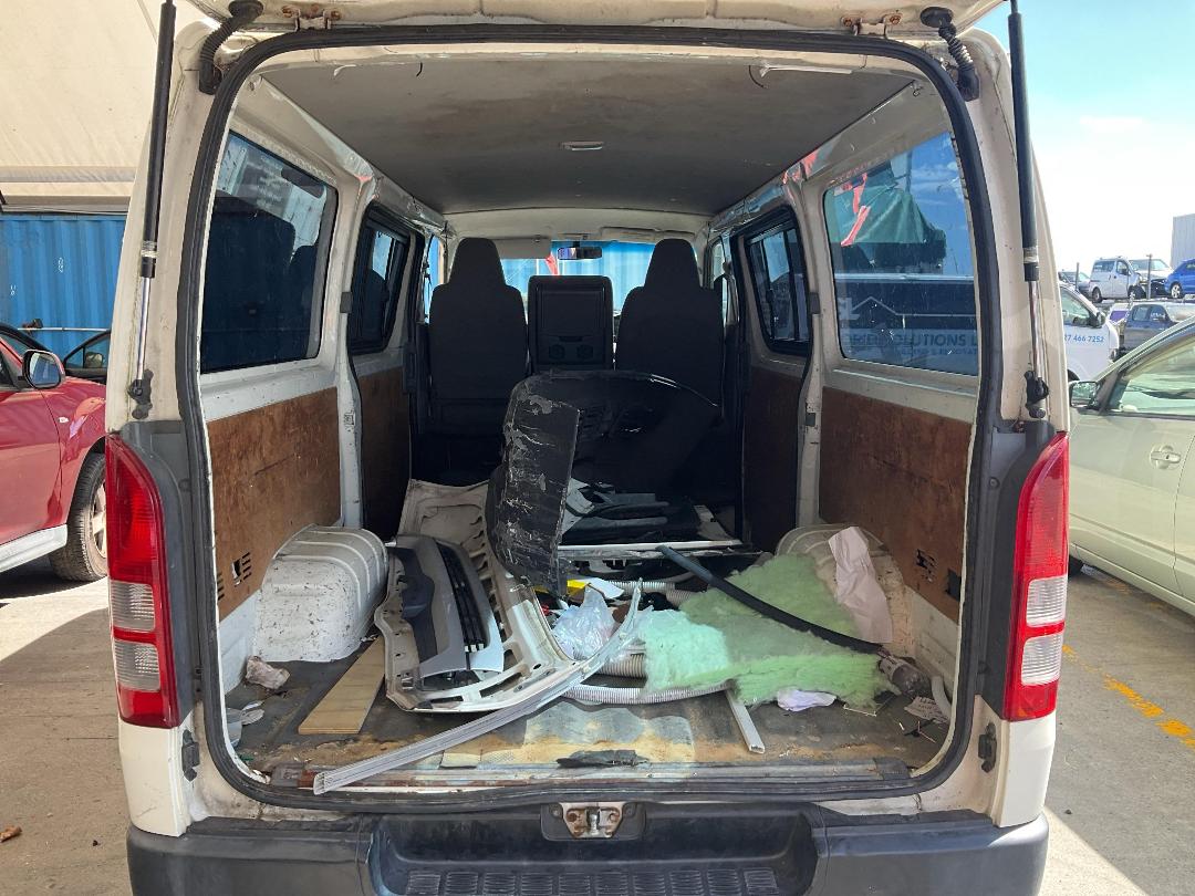 Photo '18' of Toyota Hiace Regius ACE