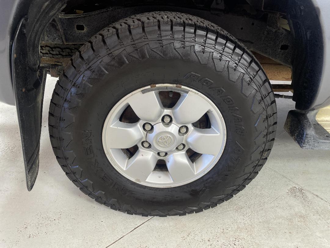 Photo '12' of Toyota Hilux