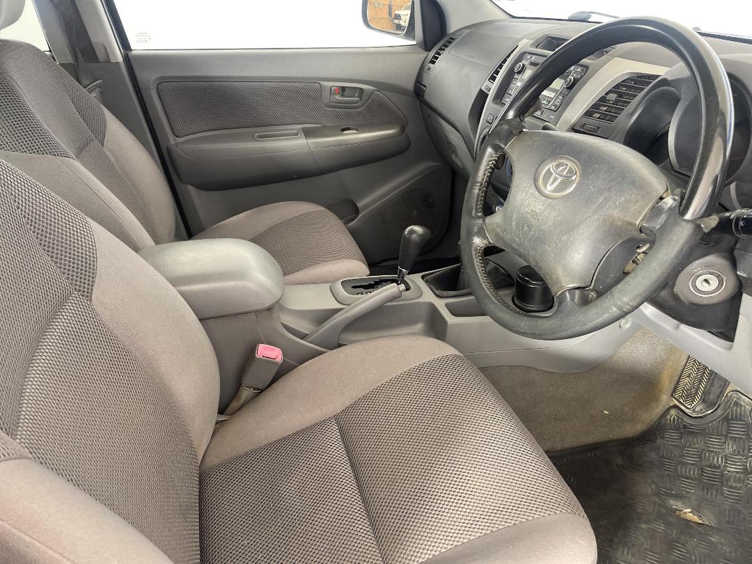 Photo '16' of Toyota Hilux