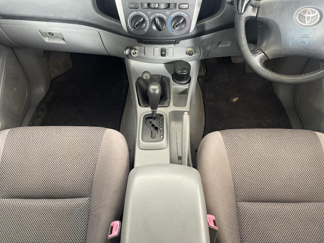 Photo '18' of Toyota Hilux