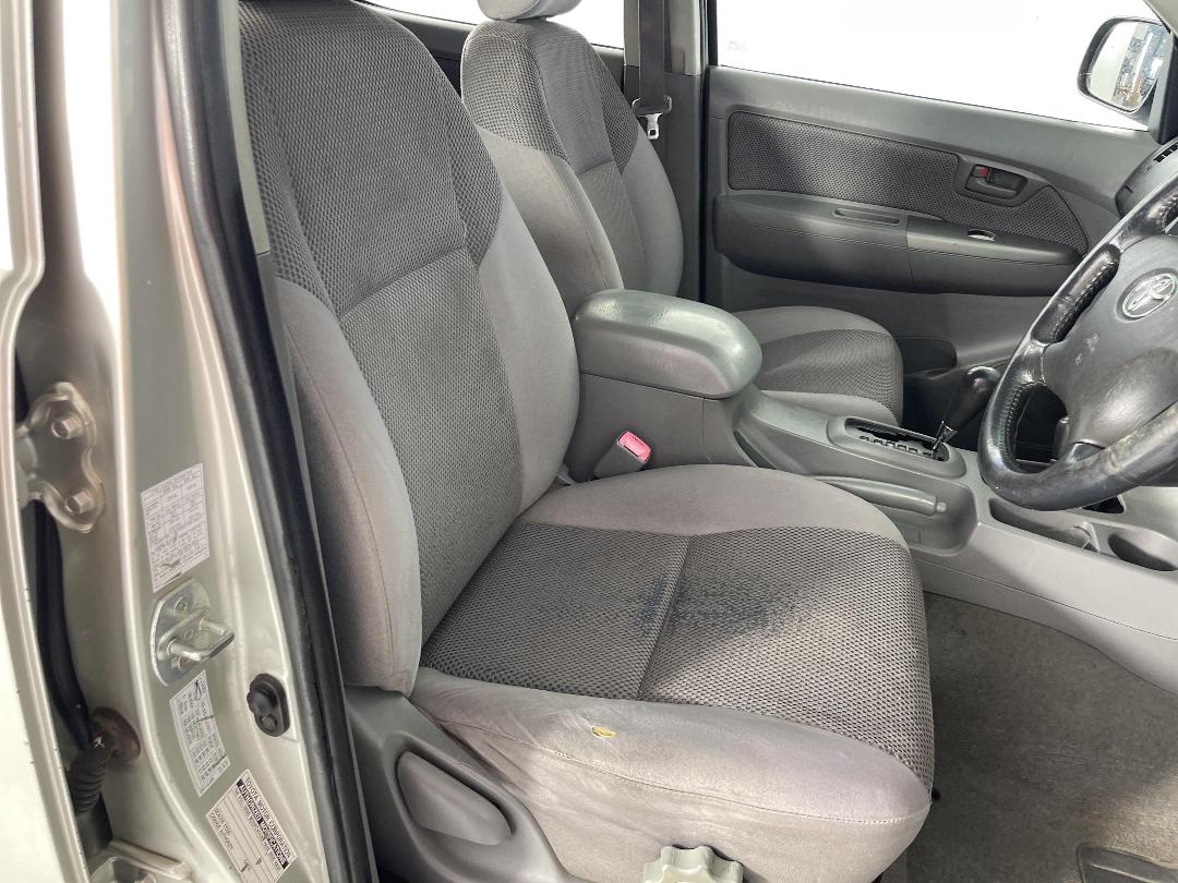 Photo '16' of Toyota Hilux