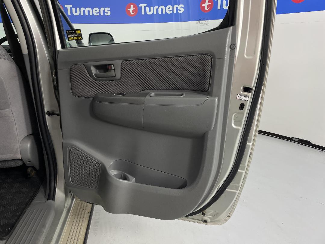 Photo '19' of Toyota Hilux