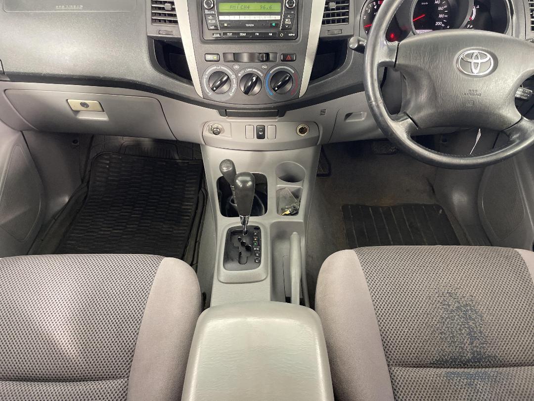 Photo '18' of Toyota Hilux