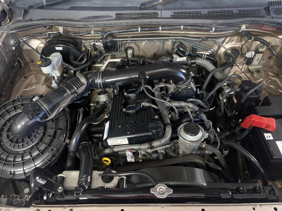 Photo '13' of Toyota Hilux