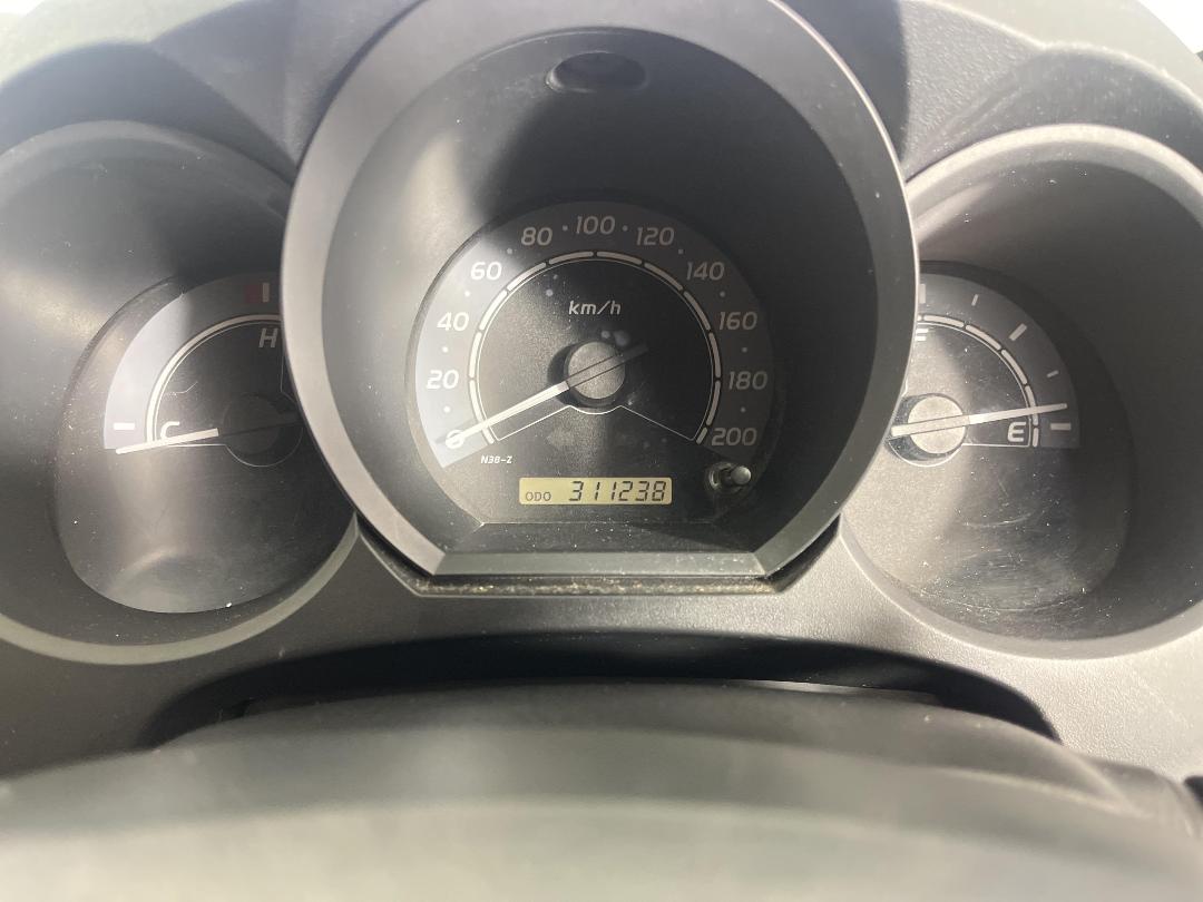 Photo '21' of Toyota Hilux