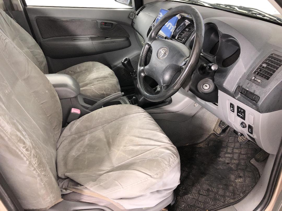 Photo '16' of Toyota Hilux