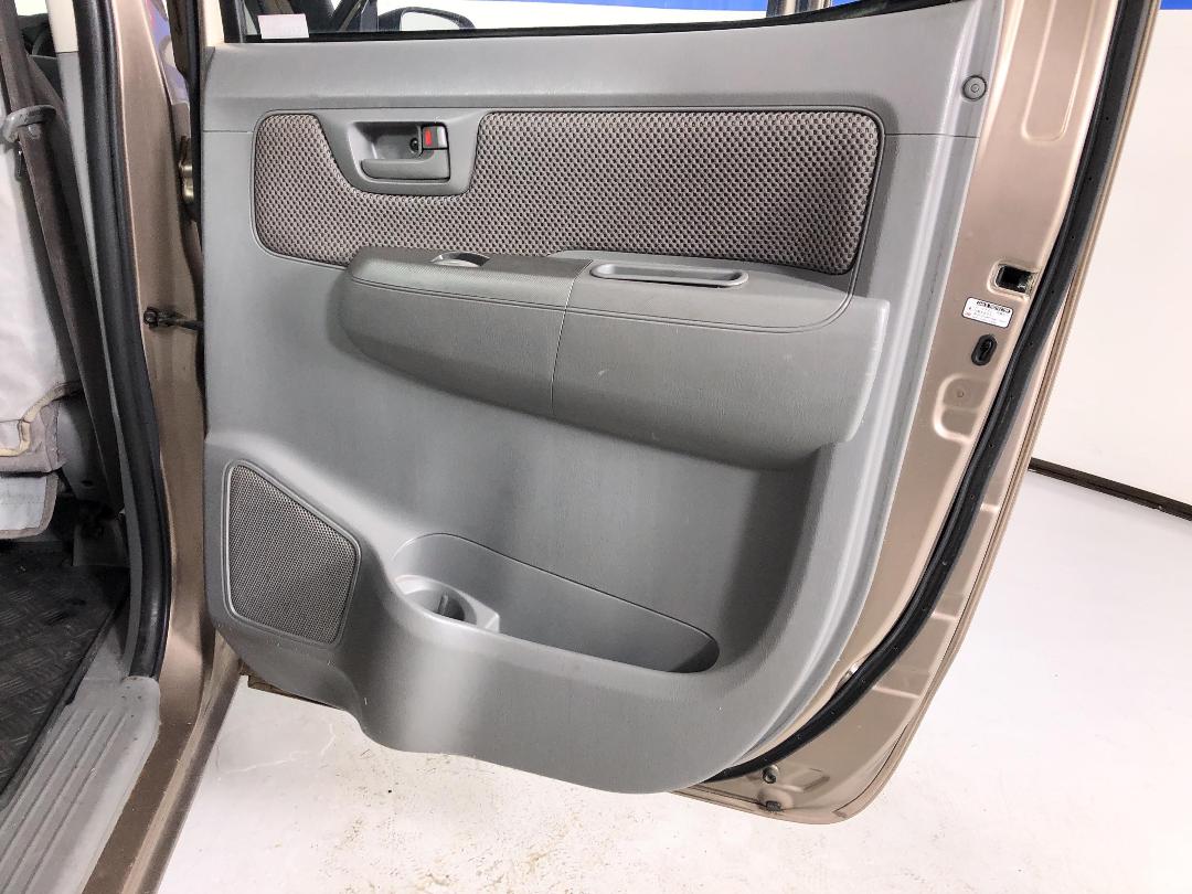 Photo '19' of Toyota Hilux