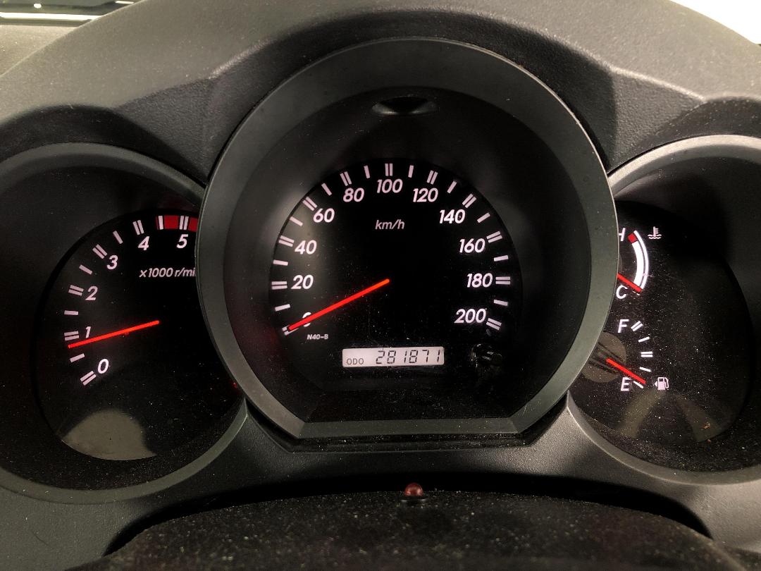 Photo '21' of Toyota Hilux