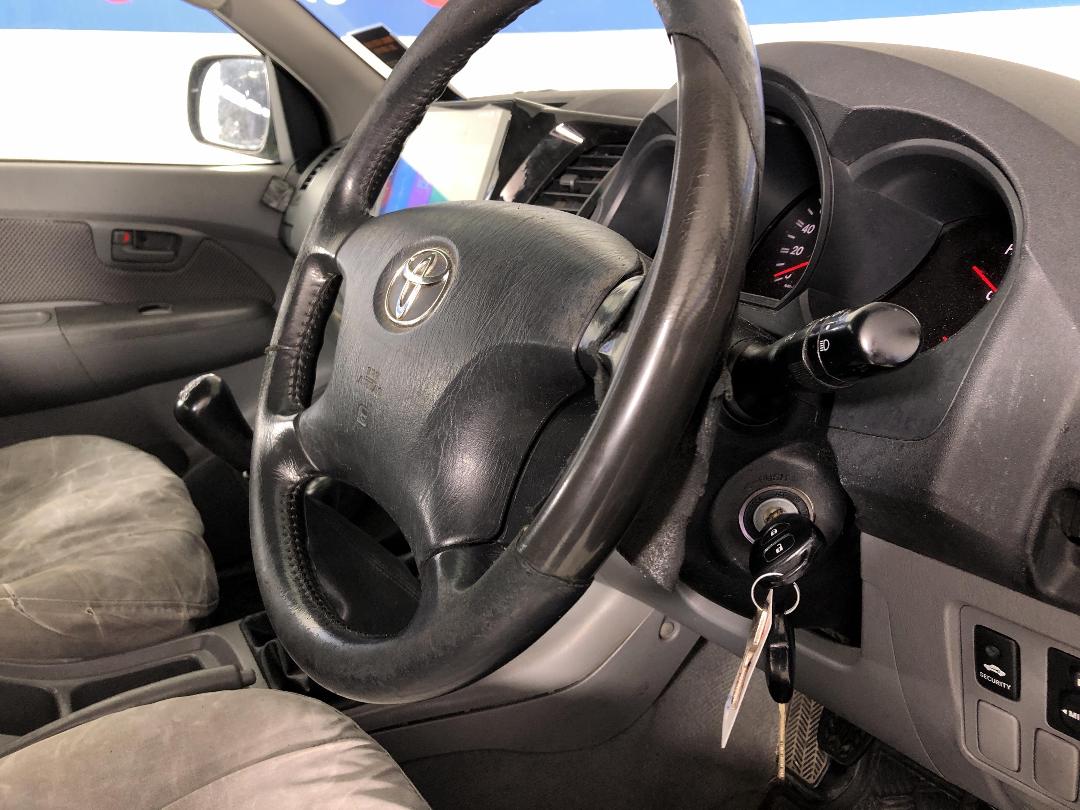 Photo '23' of Toyota Hilux