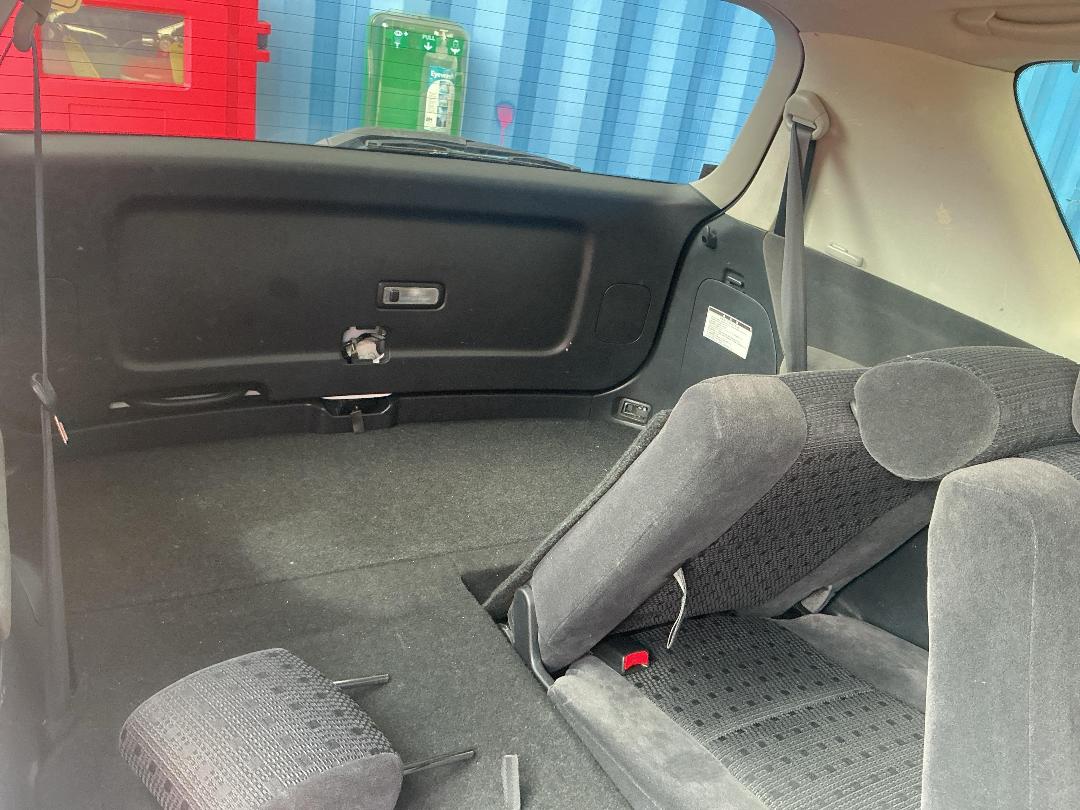 Photo '11' of Toyota Ipsum LTD