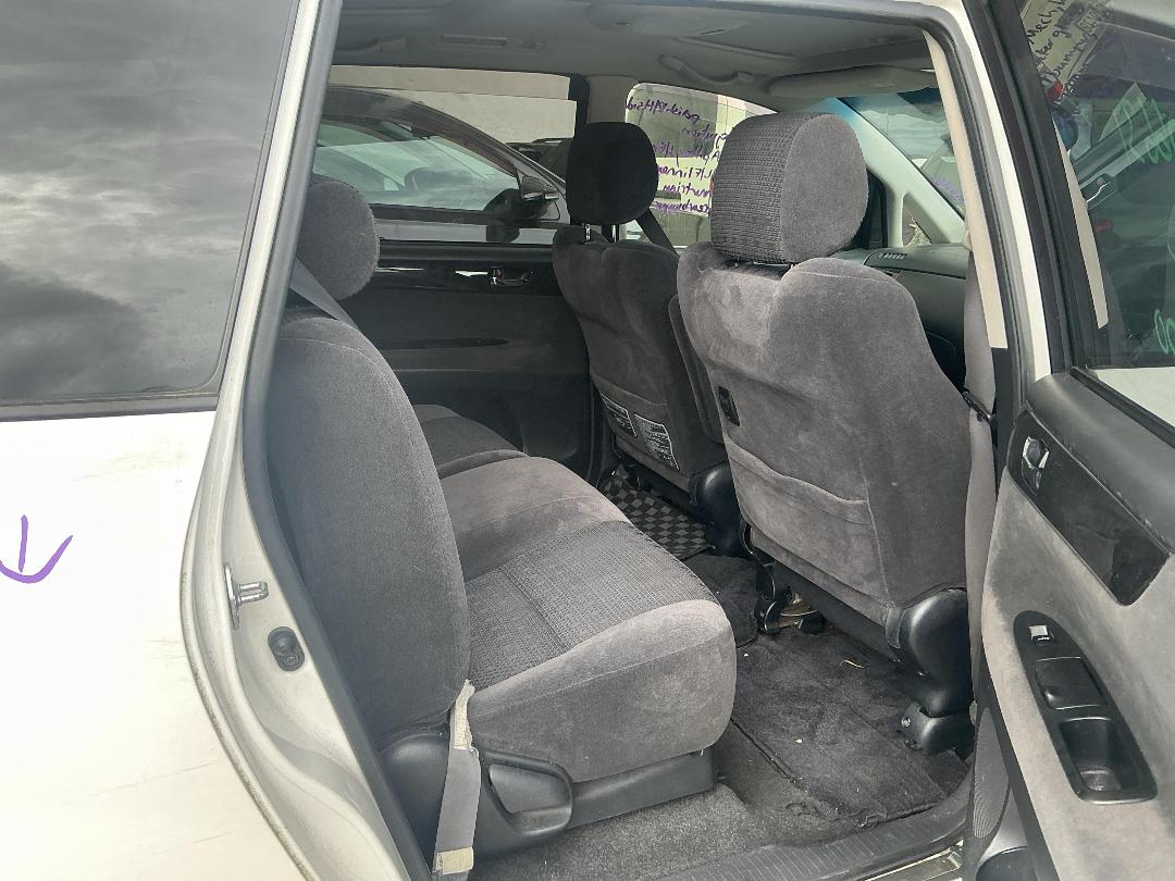 Photo '12' of Toyota Ipsum LTD