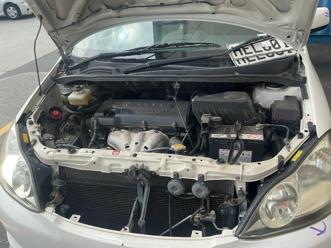 Photo '21' of Toyota Ipsum LTD