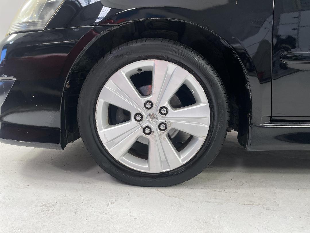 Photo '10' of Toyota Ipsum