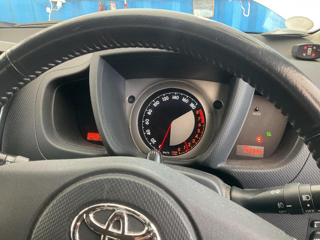 Photo '7' of Toyota IST