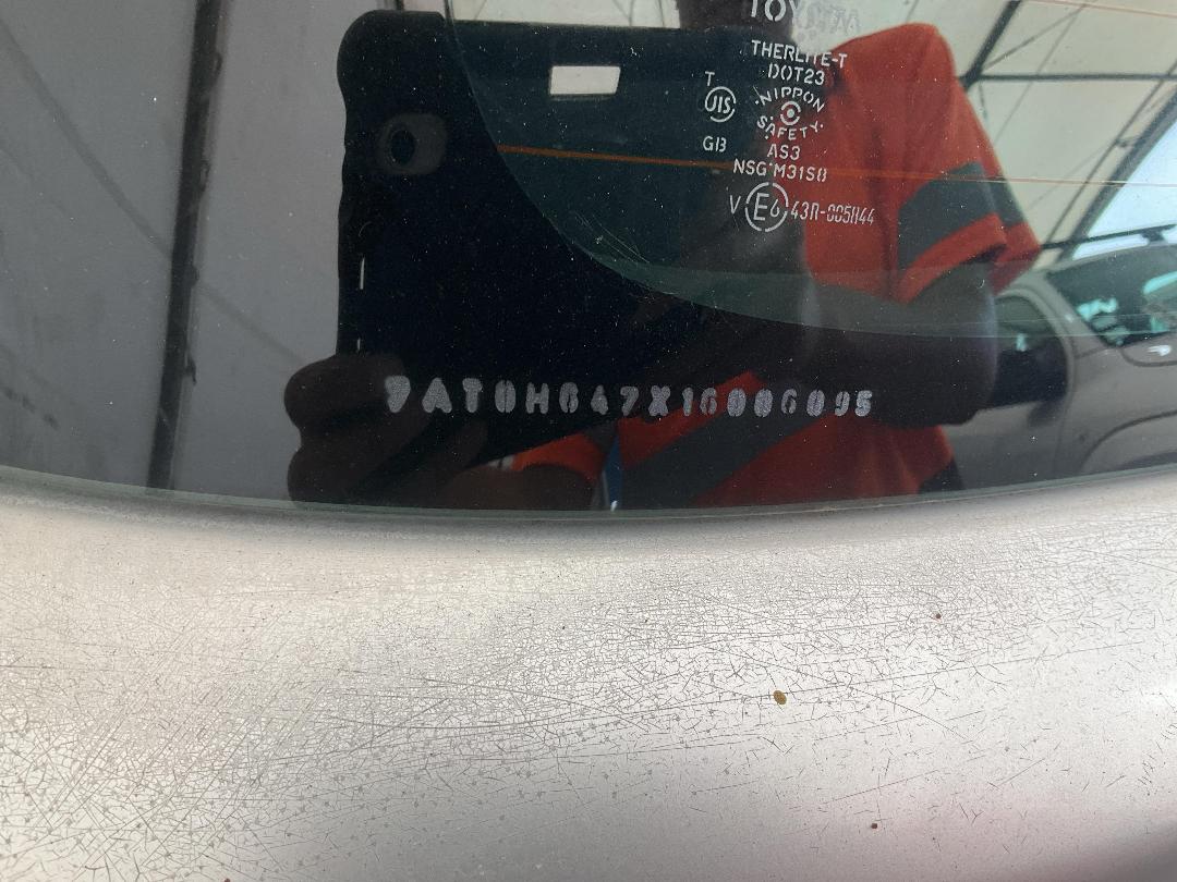 Photo '10' of Toyota IST