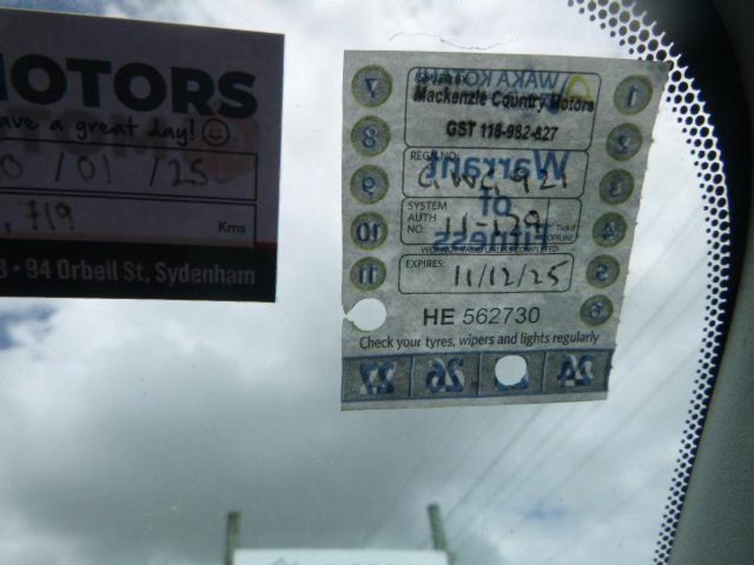 Photo '6' of Toyota IST