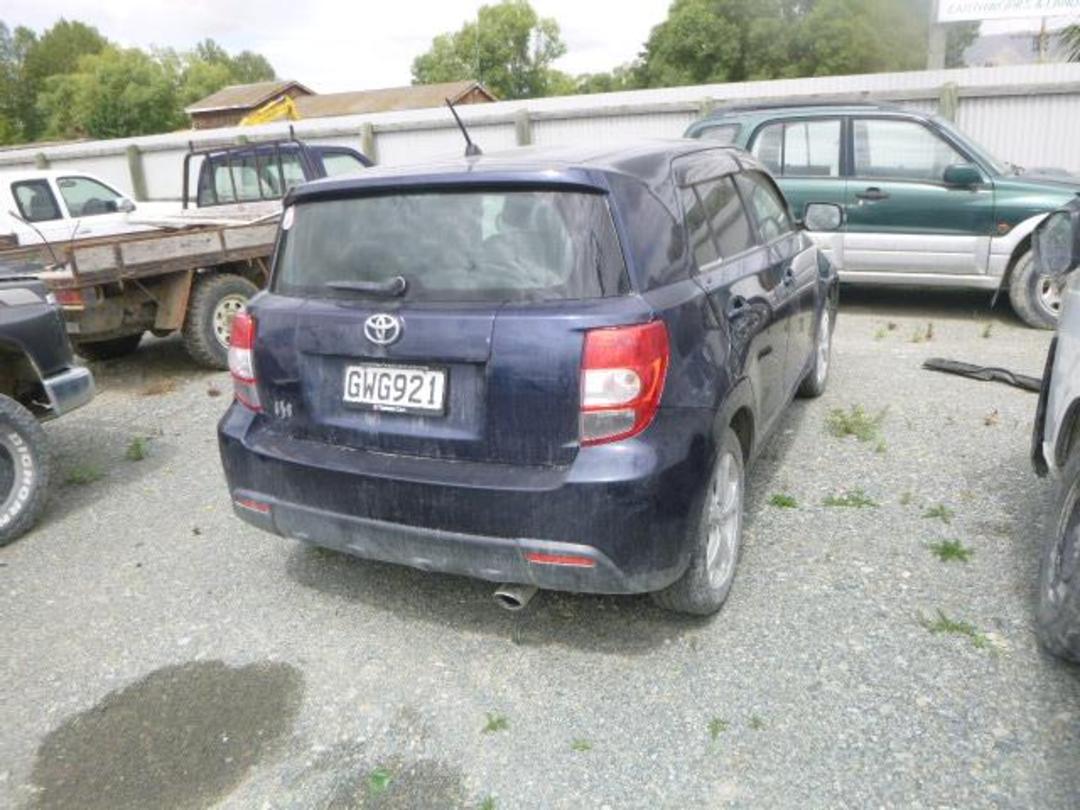 Photo '3' of Toyota IST